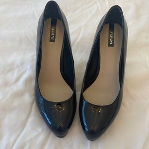 Alfani Black Pumps